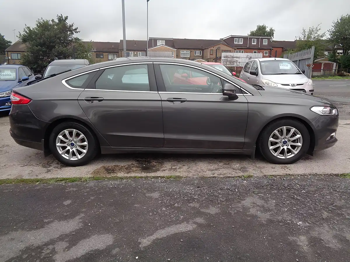 Used 2017 Ford Mondeo Zetec Grey - Interior and Exterior details 5