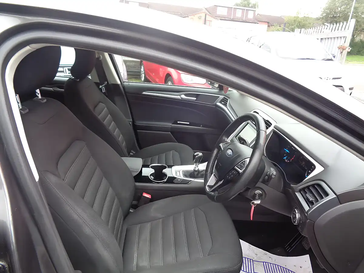 Used 2017 Ford Mondeo Zetec Grey - Interior and Exterior details 9
