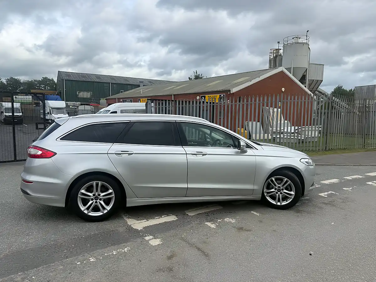 Used 2017 Ford Mondeo Zetec - Interior and Exterior details 6