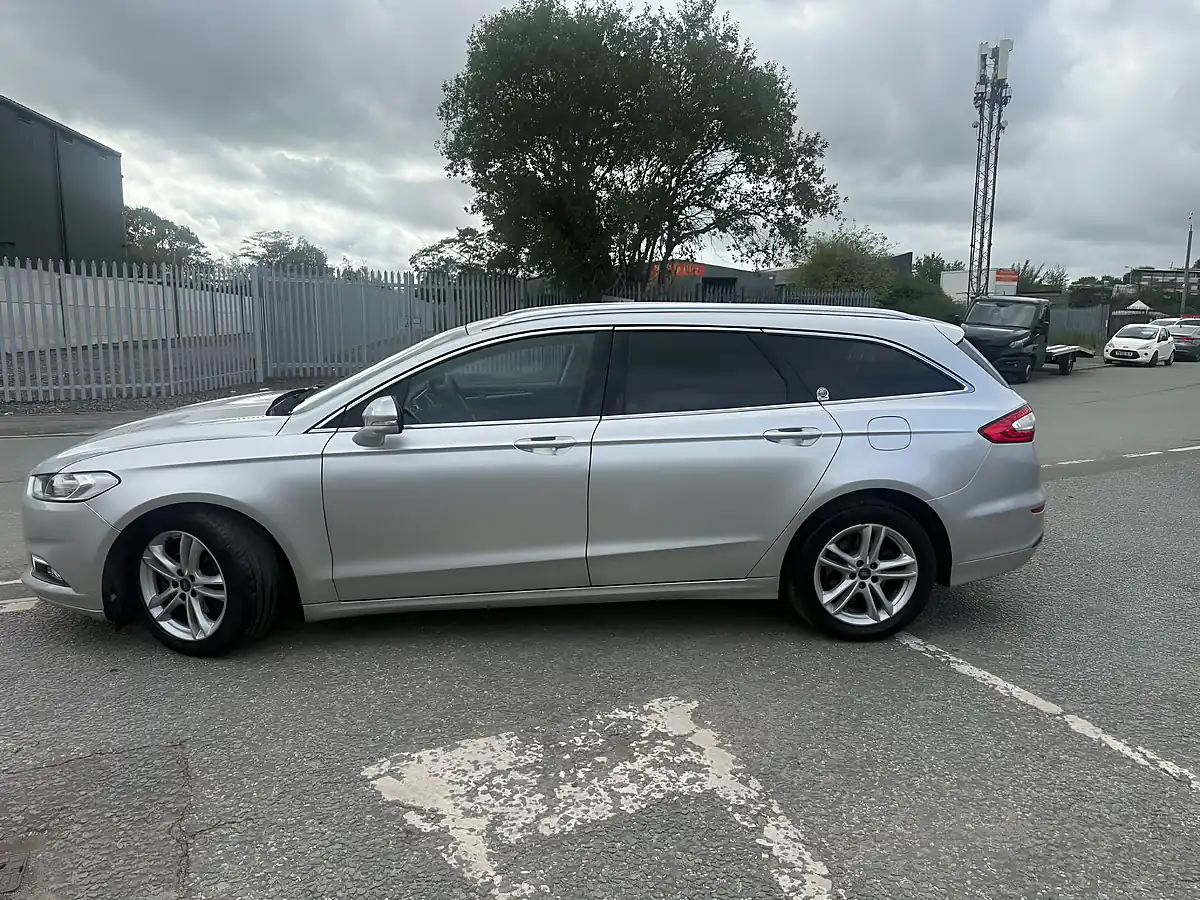 Used 2017 Ford Mondeo Zetec - Interior and Exterior details 8