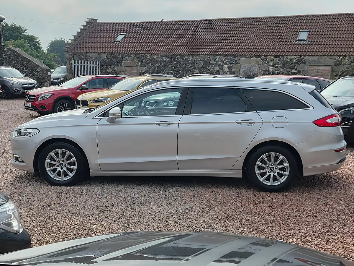 Used 2017 Ford Mondeo Zetec Silver - Interior and Exterior details 14