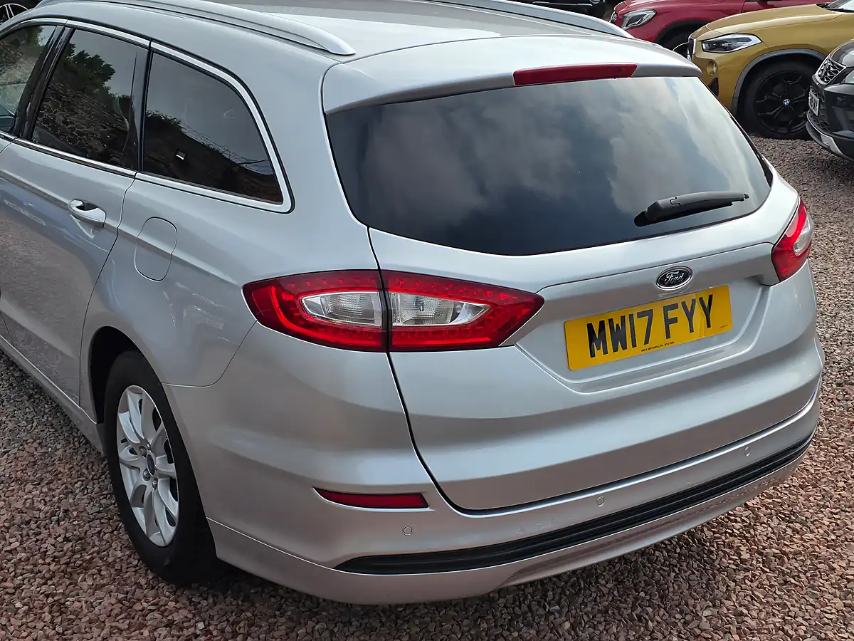 Used 2017 Ford Mondeo Zetec Silver - Interior and Exterior details 16