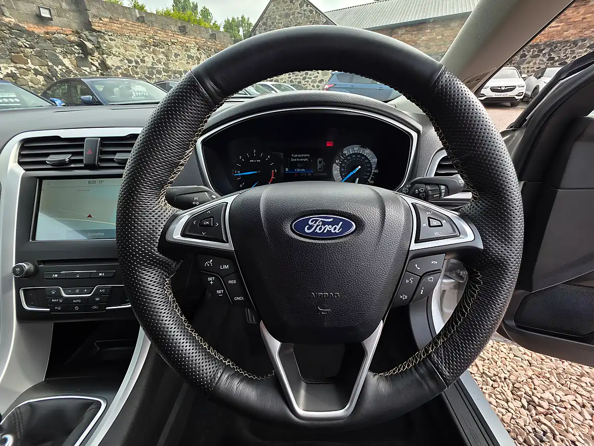 Used 2017 Ford Mondeo Zetec Silver - Interior and Exterior details 9