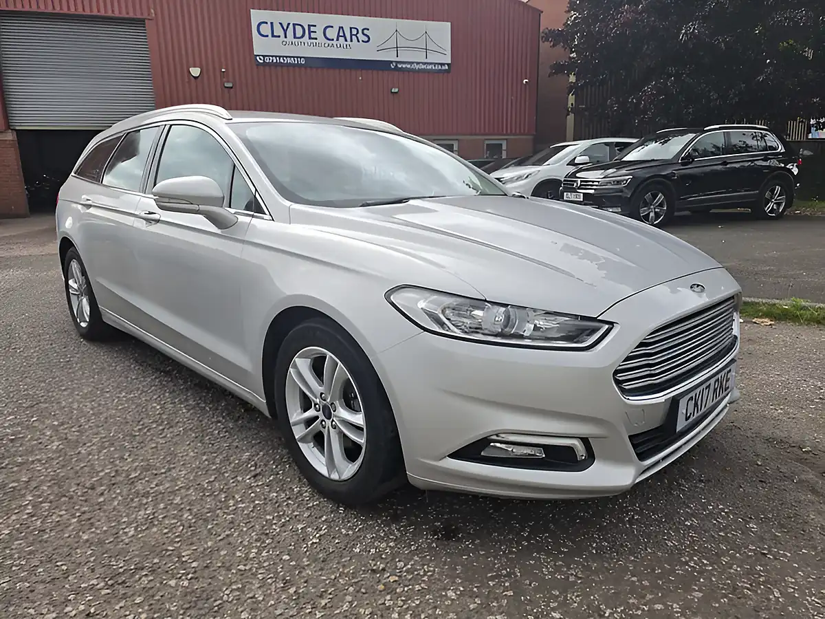 Used 2017 Ford Mondeo Zetec Silver - Front View