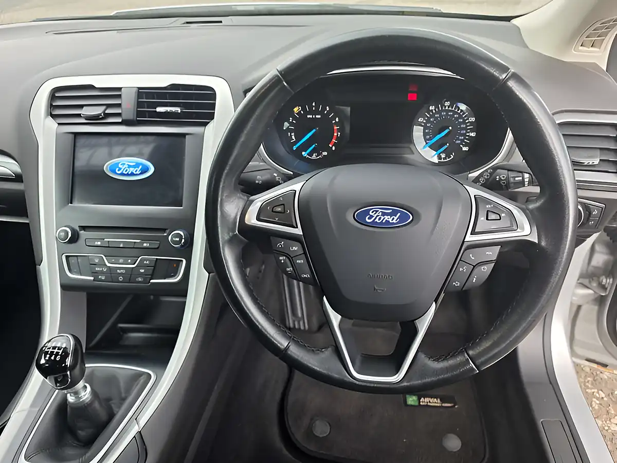 Used 2017 Ford Mondeo Zetec Silver - Interior and Exterior details 10