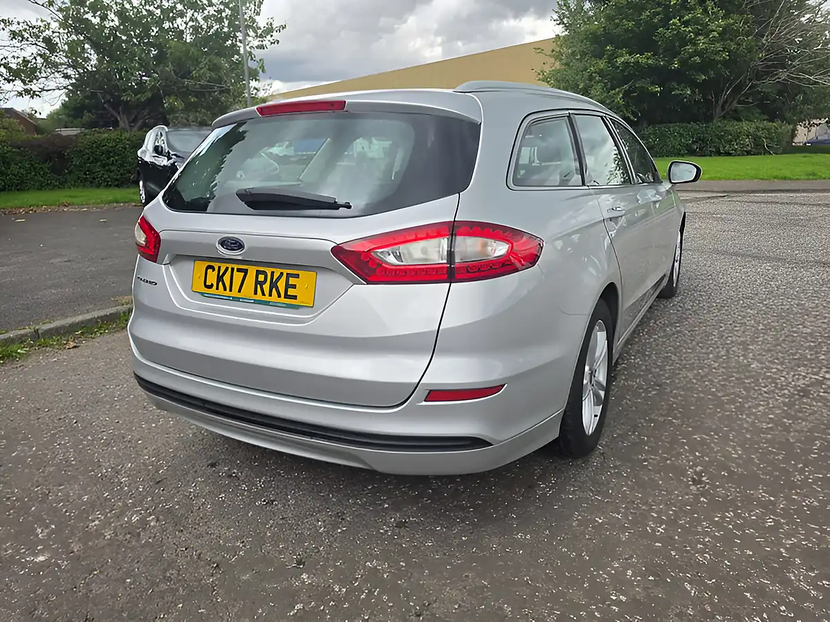 Used 2017 Ford Mondeo Zetec Silver - Interior and Exterior details 15