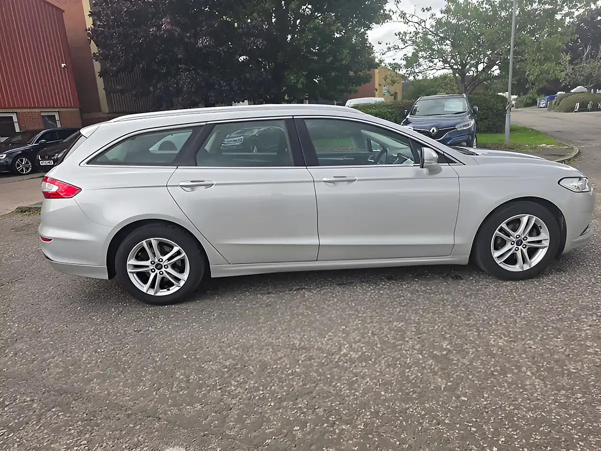 Used 2017 Ford Mondeo Zetec Silver - Interior and Exterior details 16