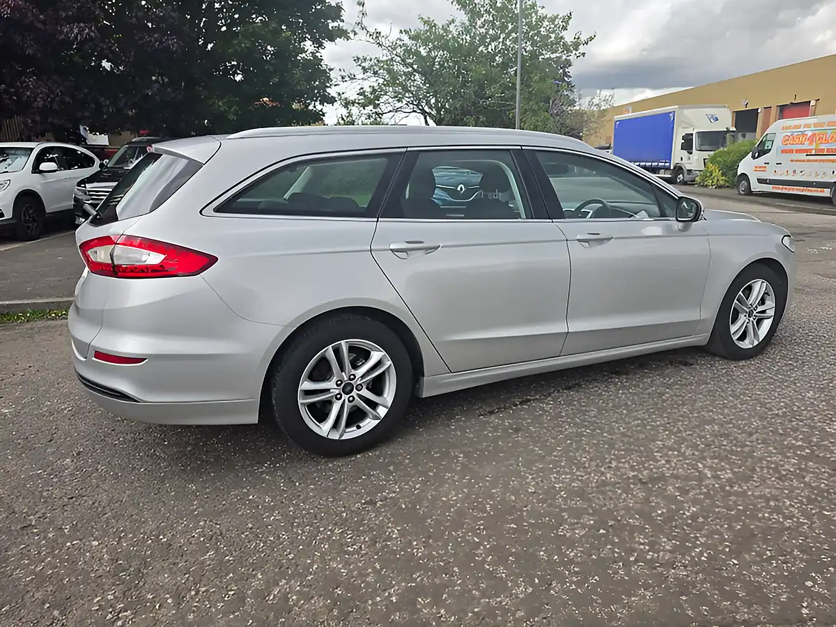Used 2017 Ford Mondeo Zetec Silver - Interior and Exterior details 6
