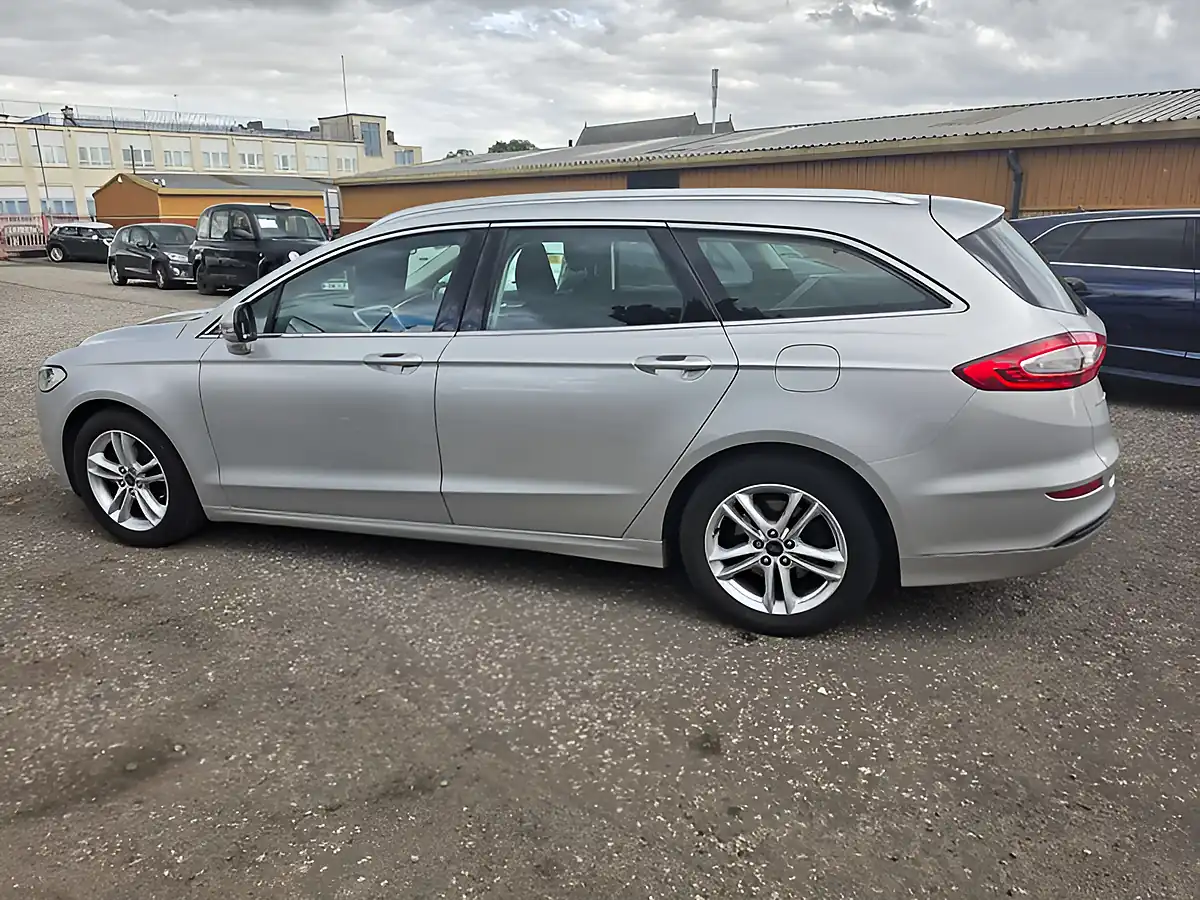 Used 2017 Ford Mondeo Zetec Silver - Interior and Exterior details 7