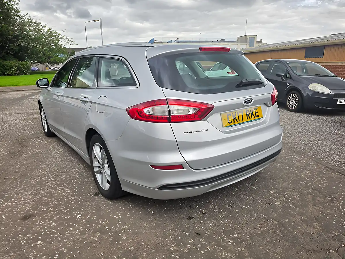 Used 2017 Ford Mondeo Zetec Silver - Interior and Exterior details 8