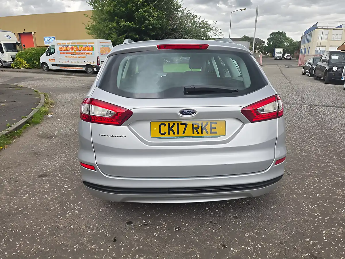 Used 2017 Ford Mondeo Zetec Silver - Interior and Exterior details 9
