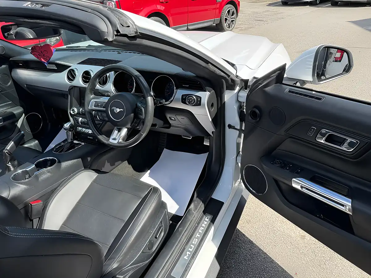 Used 2017 Ford Mustang GT Convertible White - Interior and Exterior details 13