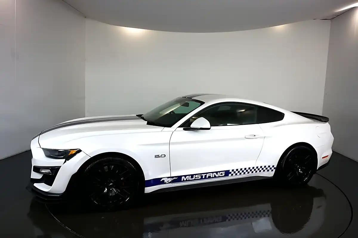 Used 2017 Ford Mustang GT Fastback White - Interior and Exterior details 3