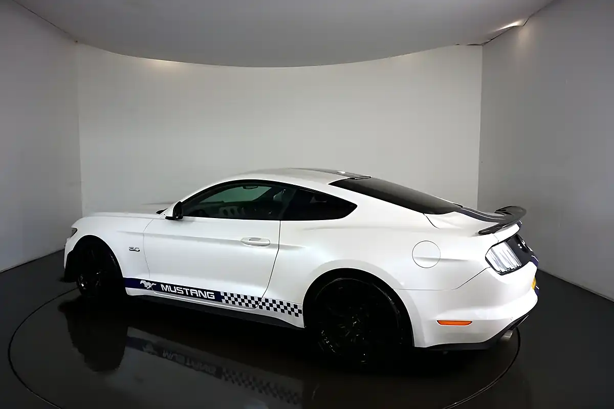 Used 2017 Ford Mustang GT Fastback White - Interior and Exterior details 5