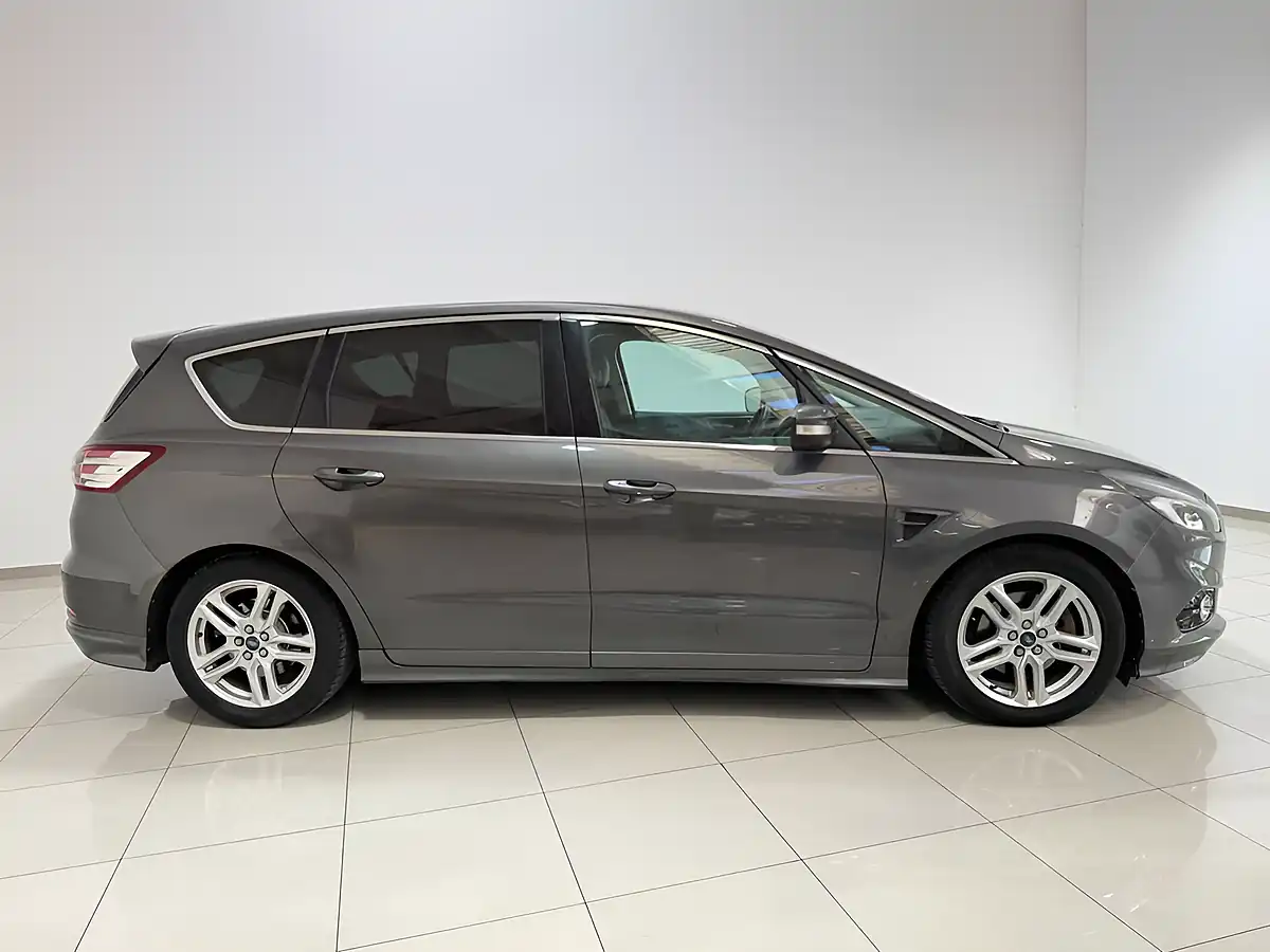 Used 2017 Ford S-Max Titanium Sport Grey - Interior and Exterior details 9