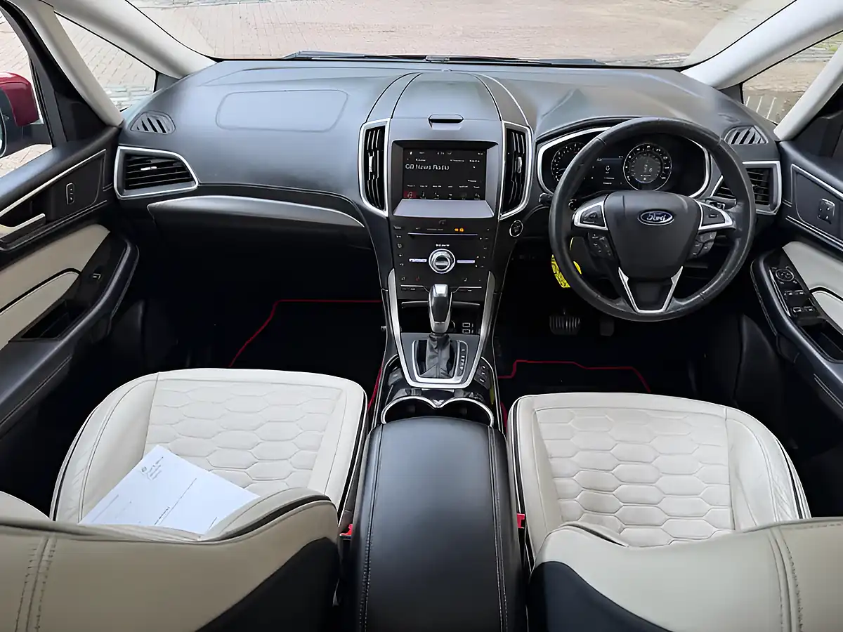 Used 2017 Ford S-Max Vignale Red - Interior and Exterior details 10