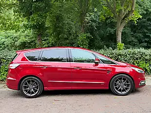 Used 2017 Ford S-Max Vignale Red - Interior and Exterior details 5