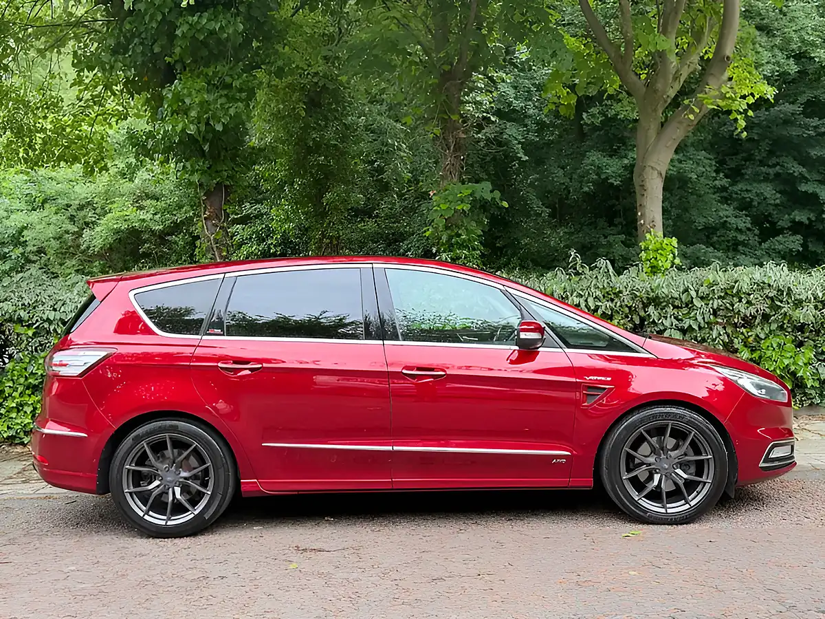 Used 2017 Ford S-Max Vignale Red - Interior and Exterior details 5