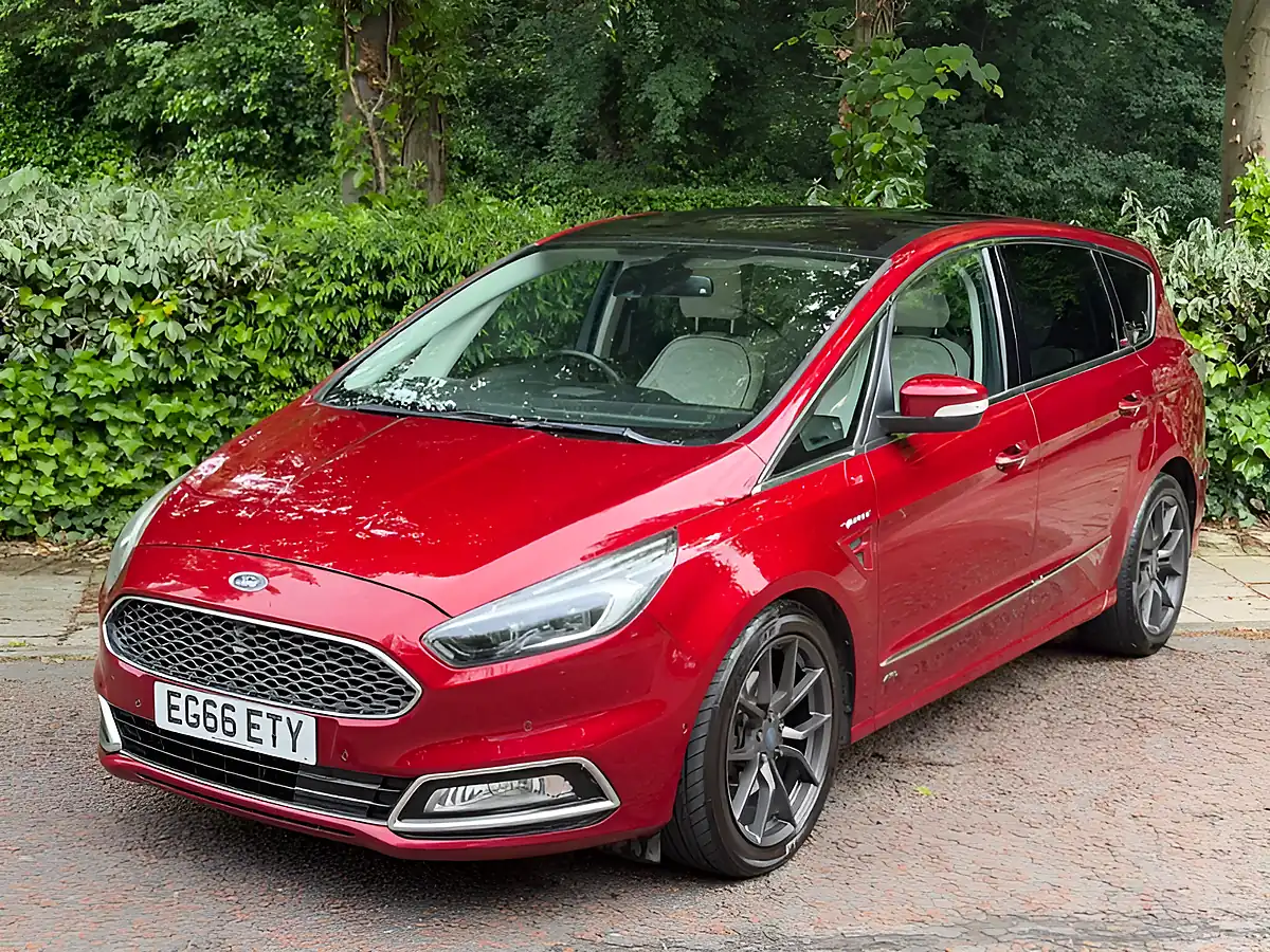 Used 2017 Ford S-Max Vignale Red - Interior and Exterior details 7