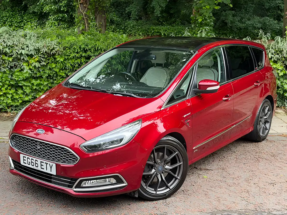 Used 2017 Ford S-Max Vignale Red - Interior and Exterior details 8
