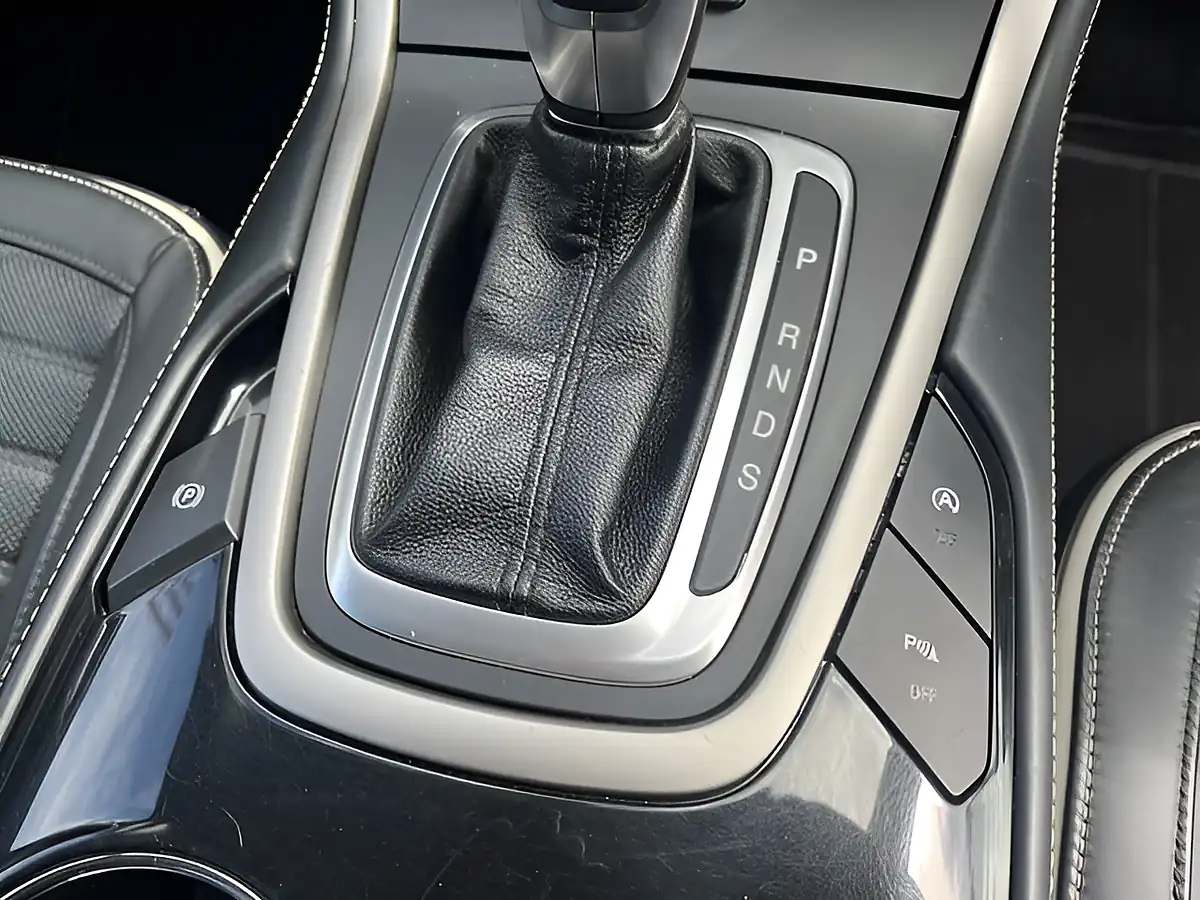 Used 2017 Ford S-Max Vignale White - Interior and Exterior details 10