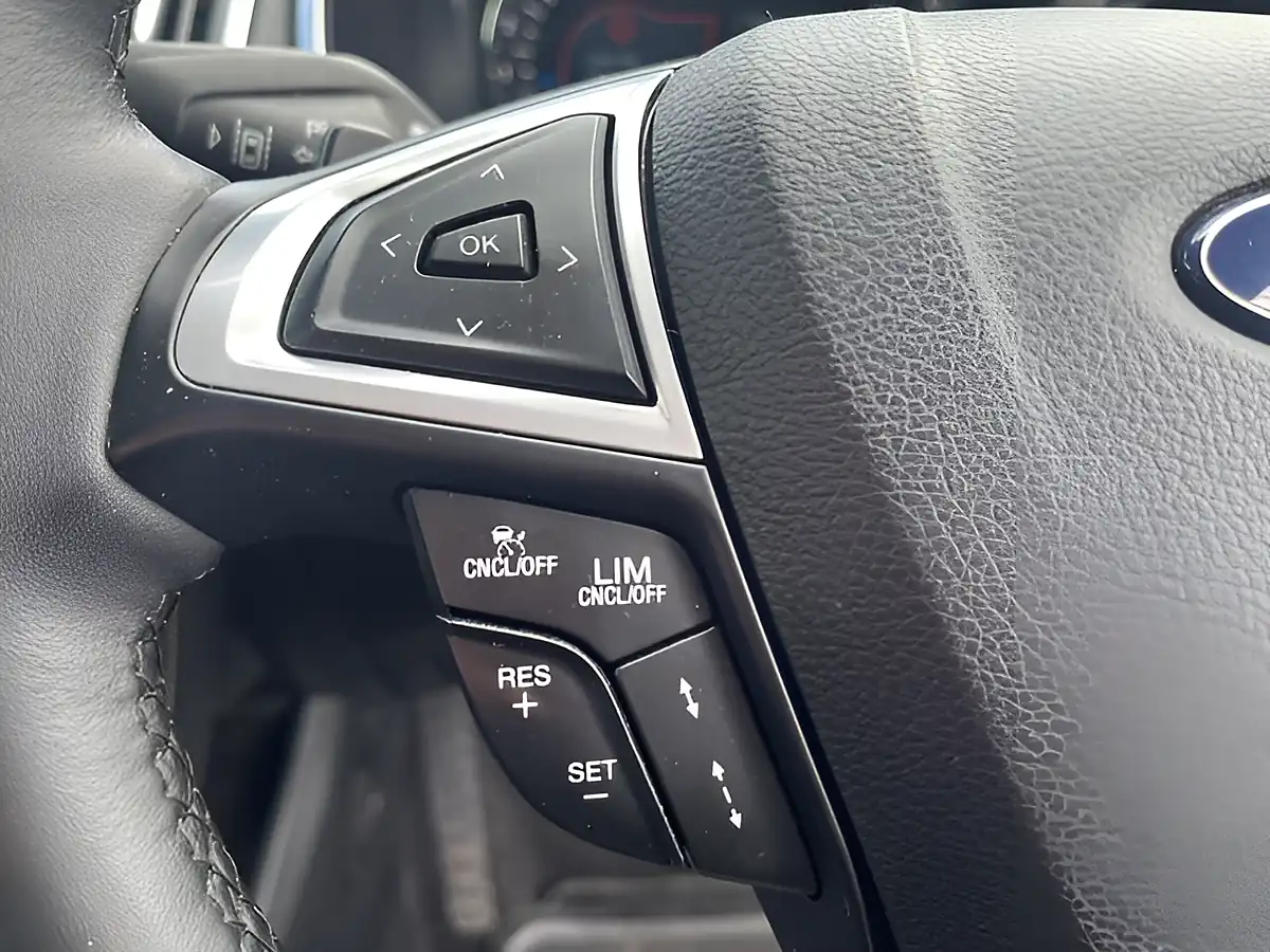 Used 2017 Ford S-Max Vignale White - Interior and Exterior details 16