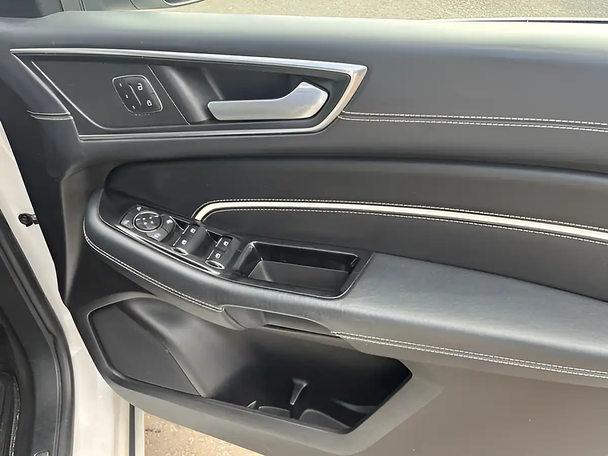 Used 2017 Ford S-Max Vignale White - Interior and Exterior details 20
