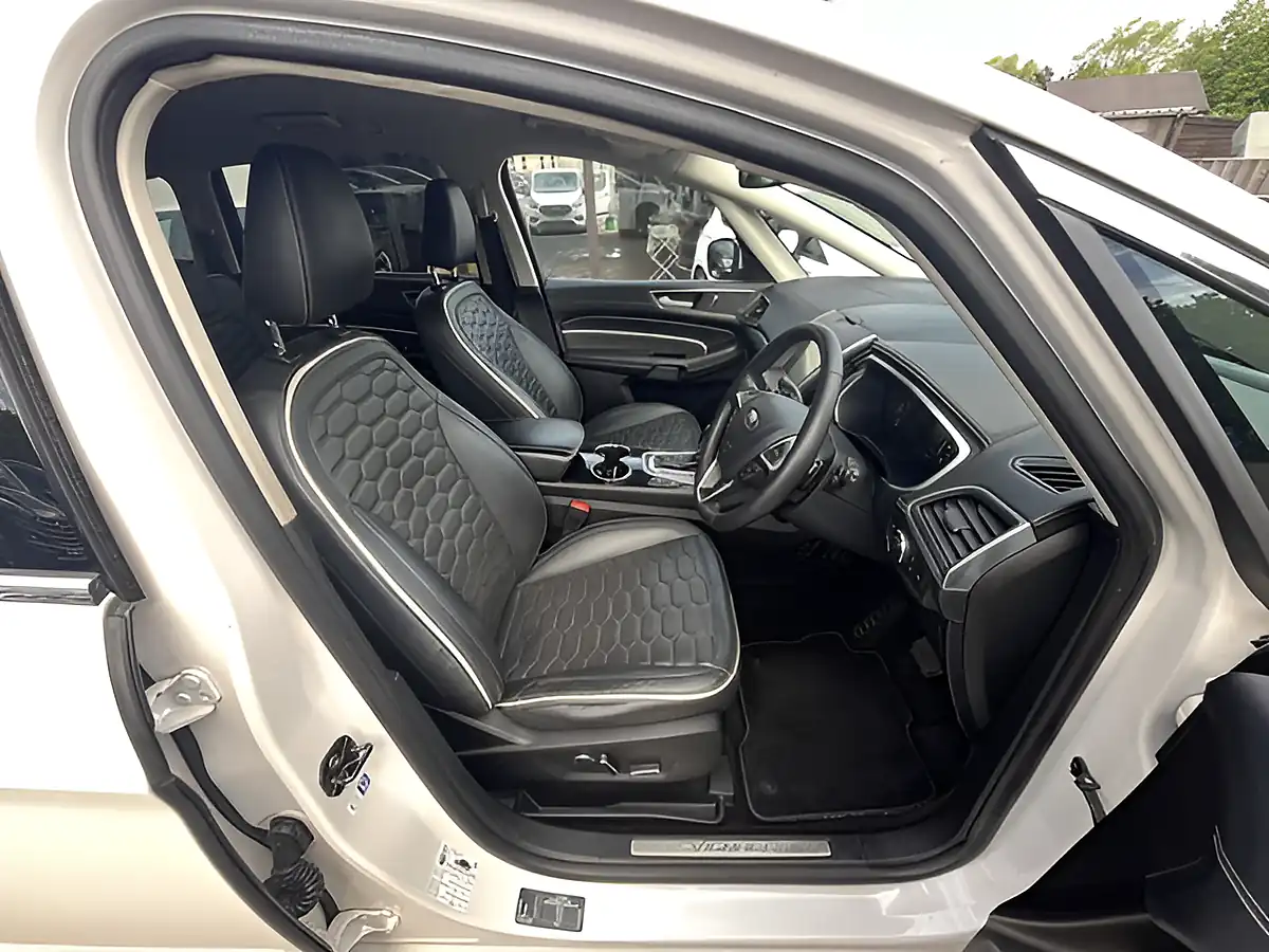 Used 2017 Ford S-Max Vignale White - Interior and Exterior details 3