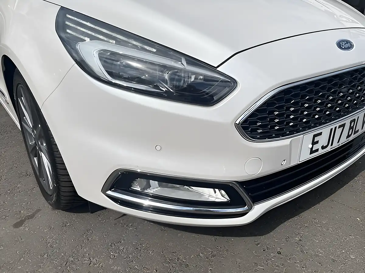 Used 2017 Ford S-Max Vignale White - Interior and Exterior details 4