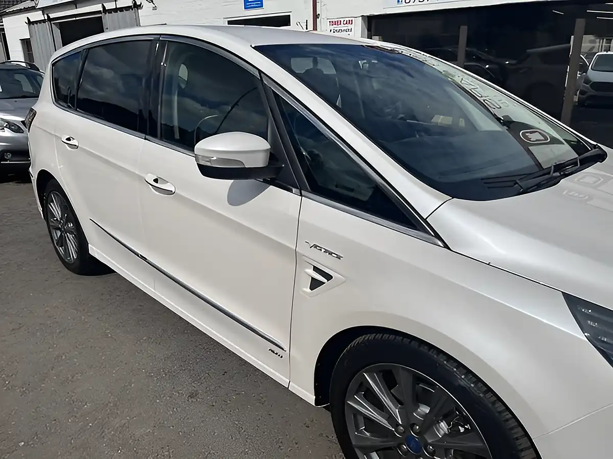 Used 2017 Ford S-Max Vignale White - Interior and Exterior details 6