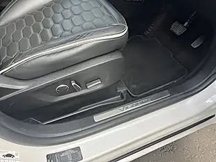 Used 2017 Ford S-Max Vignale White - Interior and Exterior details 8