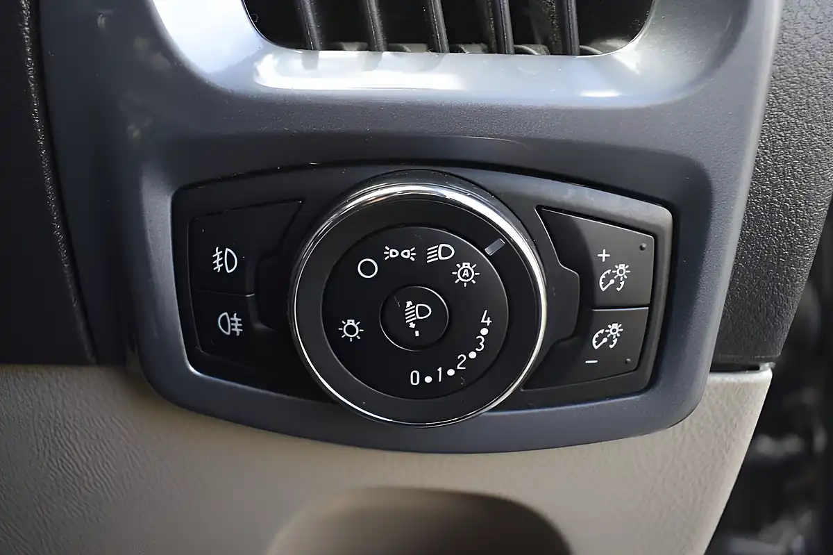 Used 2017 Ford Tourneo Custom Titanium Magnetic Grey - Interior and Exterior details 16