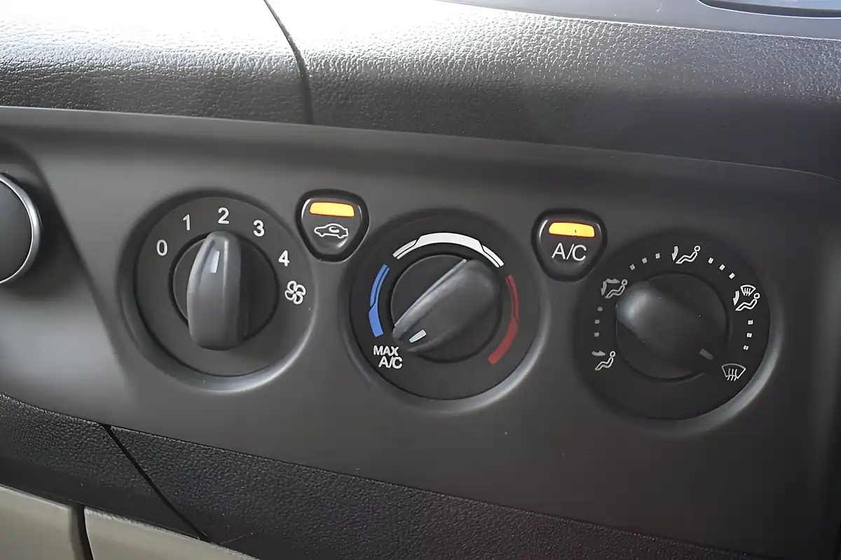 Used 2017 Ford Tourneo Custom Titanium Magnetic Grey - Interior and Exterior details 18