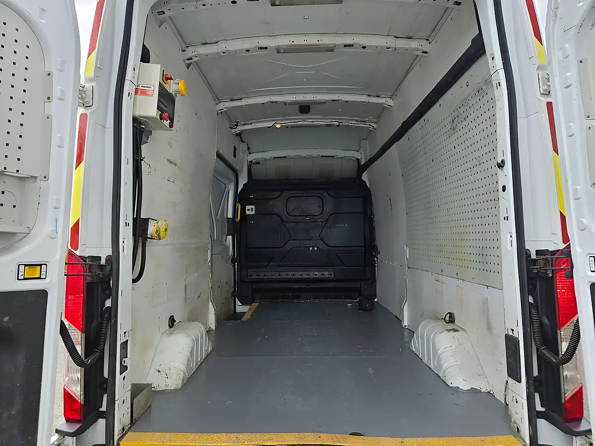 Used 2017 Ford Transit 350 Lwb Ulez Free Zone White - Interior and Exterior details 10