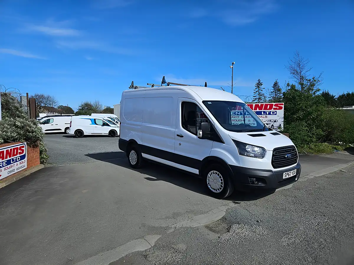 Used 2017 Ford Transit 350 Mwb L2H2 White - Front View
