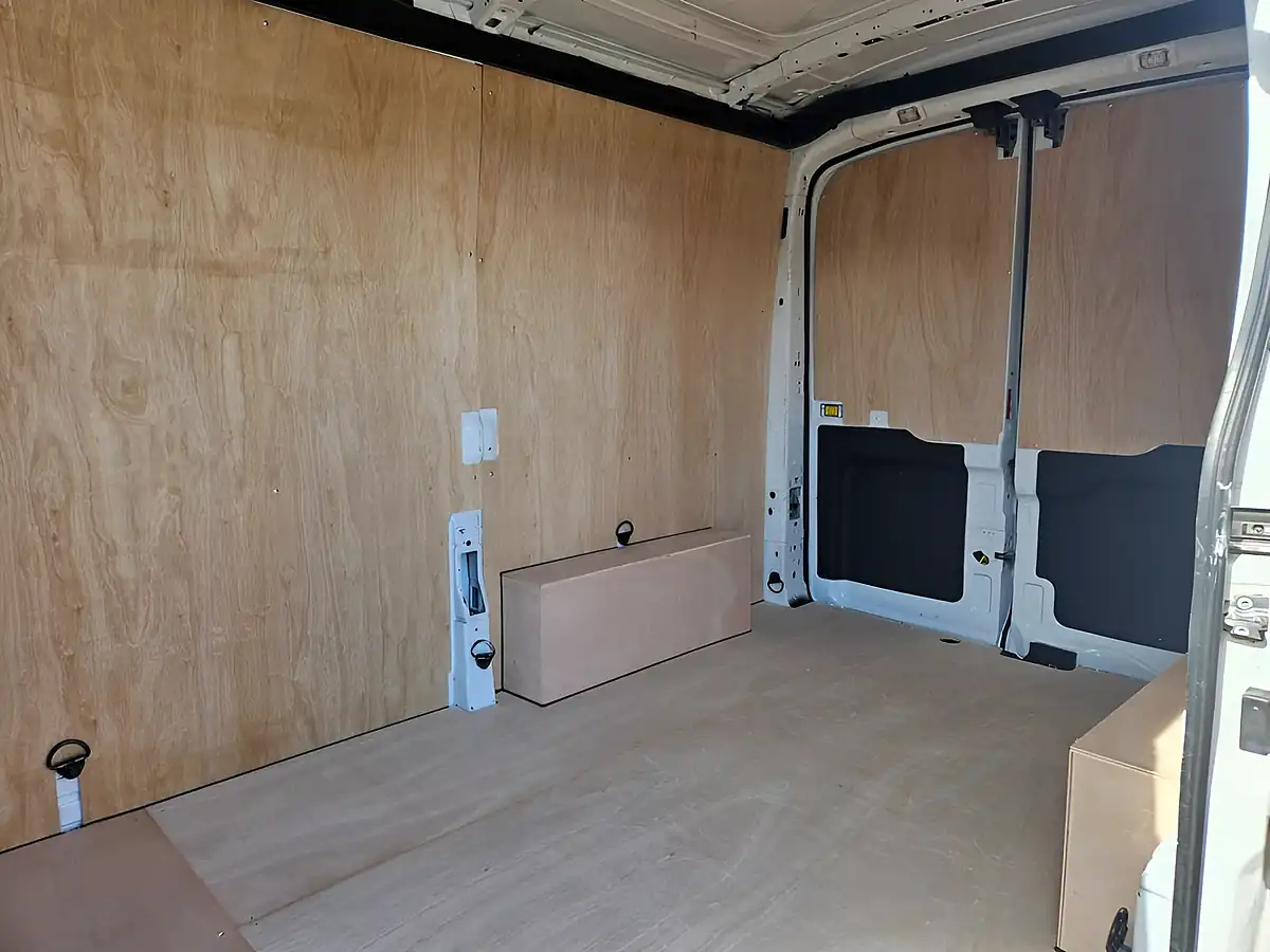 Used 2017 Ford Transit 350 Mwb L2H2 White - Interior and Exterior details 10