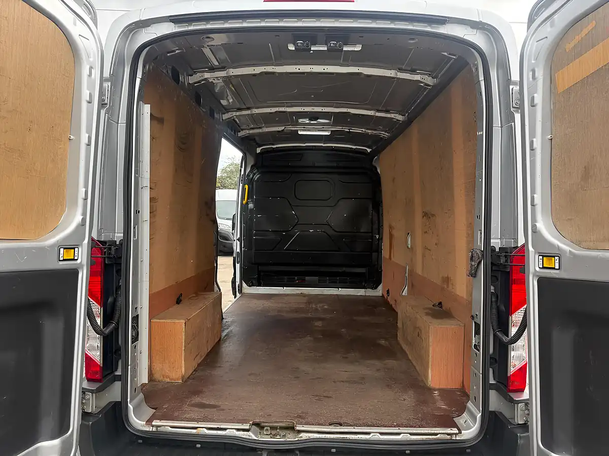 Used 2017 Ford Transit 350 Silver - Interior and Exterior details 12