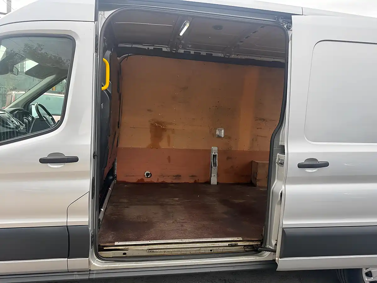 Used 2017 Ford Transit 350 Silver - Interior and Exterior details 8