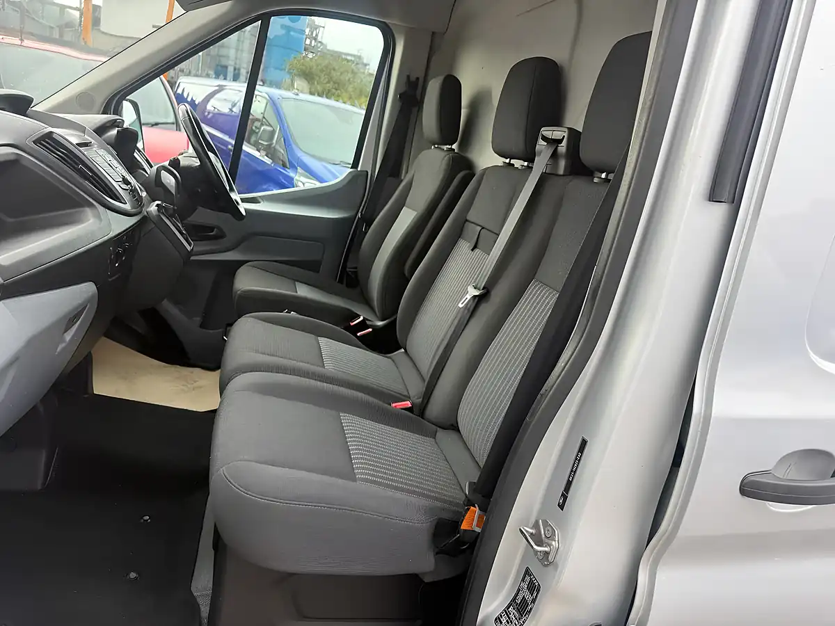 Used 2017 Ford Transit 350 Silver - Interior and Exterior details 9