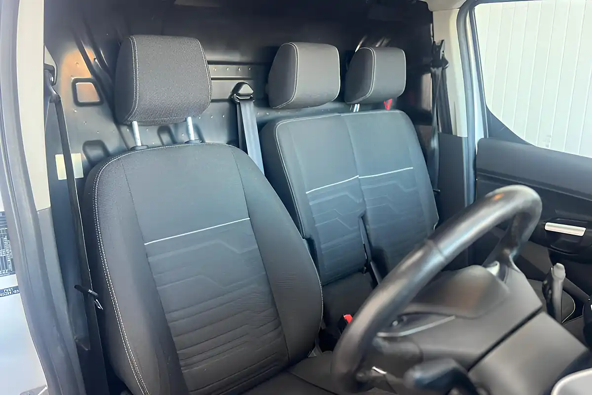 Used 2017 Ford Transit Connect 200 Limited White - Interior and Exterior details 11