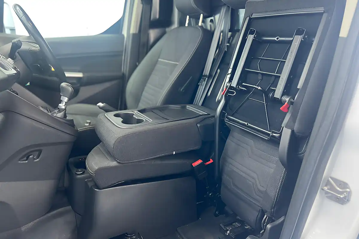 Used 2017 Ford Transit Connect 200 Limited White - Interior and Exterior details 12