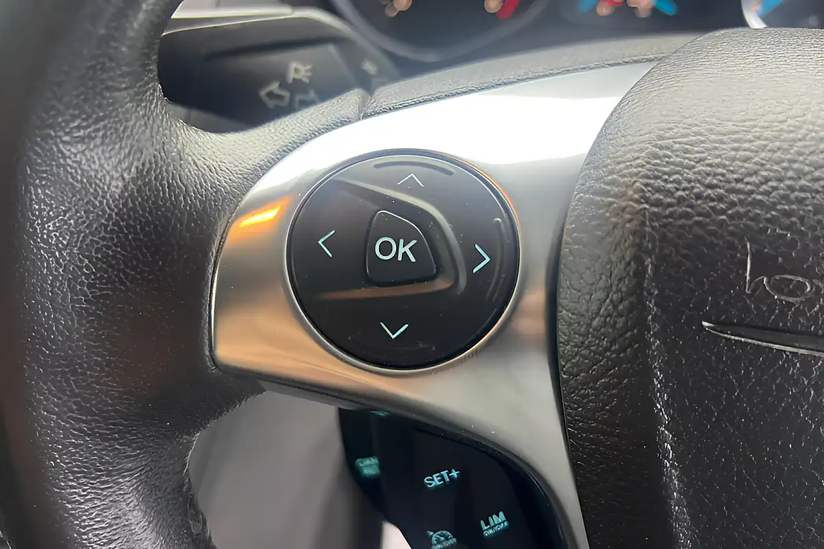 Used 2017 Ford Transit Connect 200 Limited White - Interior and Exterior details 14