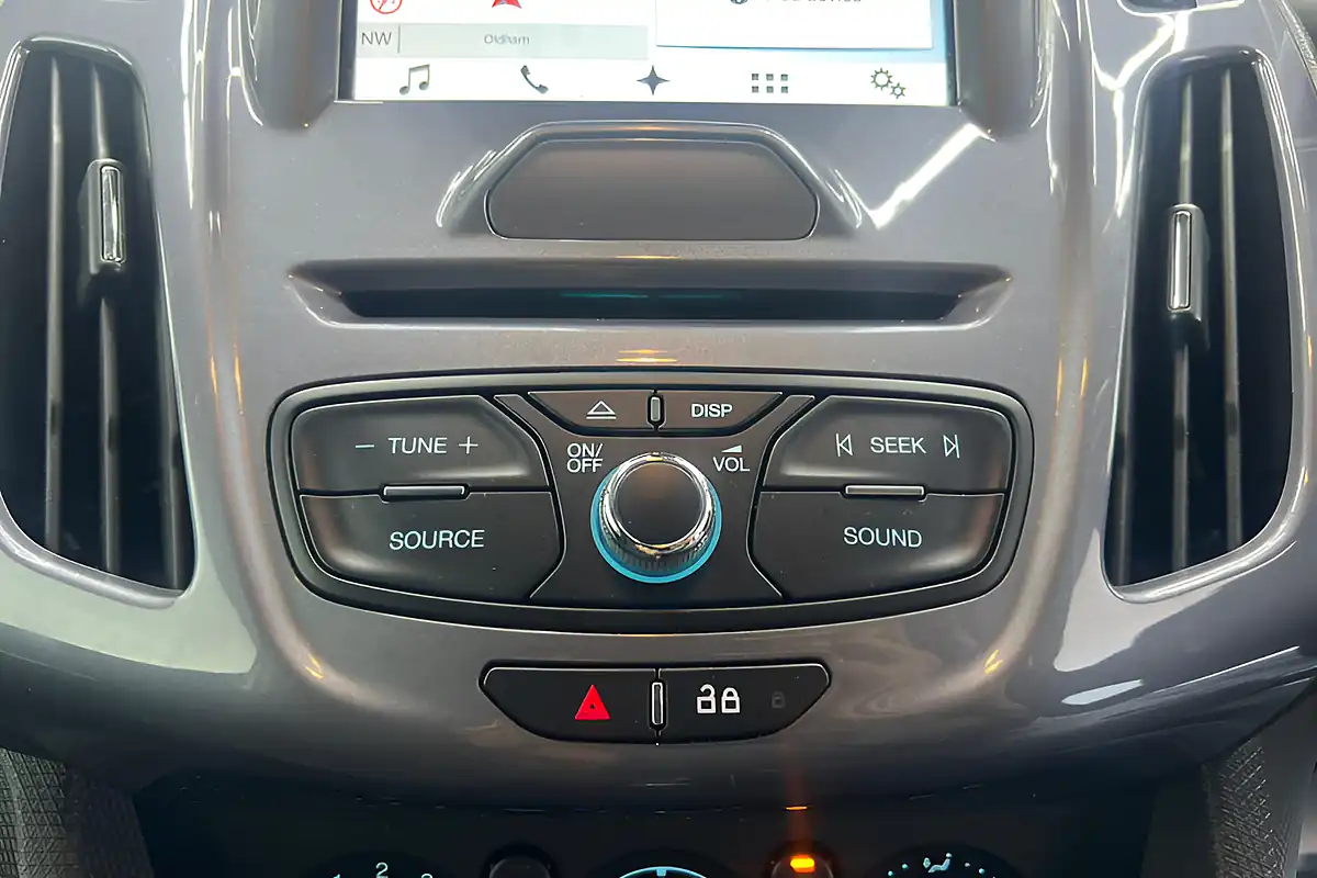 Used 2017 Ford Transit Connect 200 Limited White - Interior and Exterior details 16