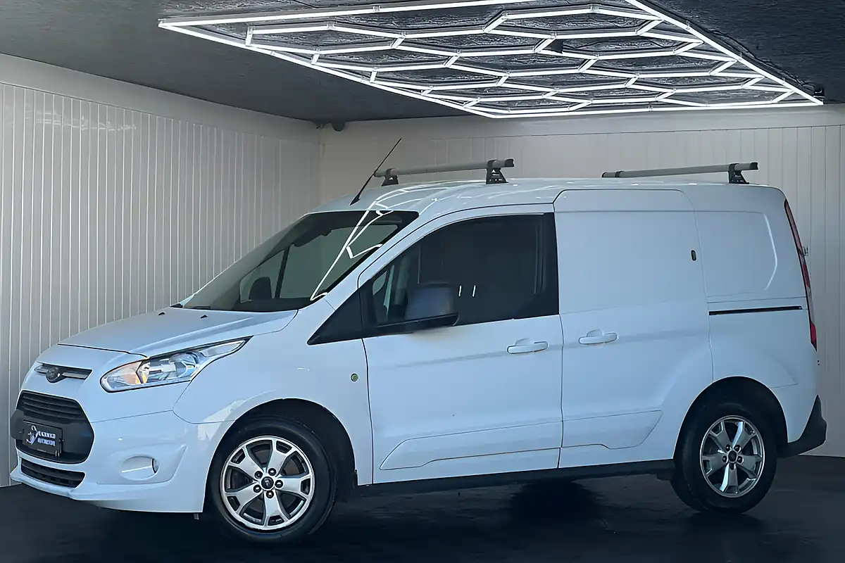 Used 2017 Ford Transit Connect 200 Limited White - Interior and Exterior details 6