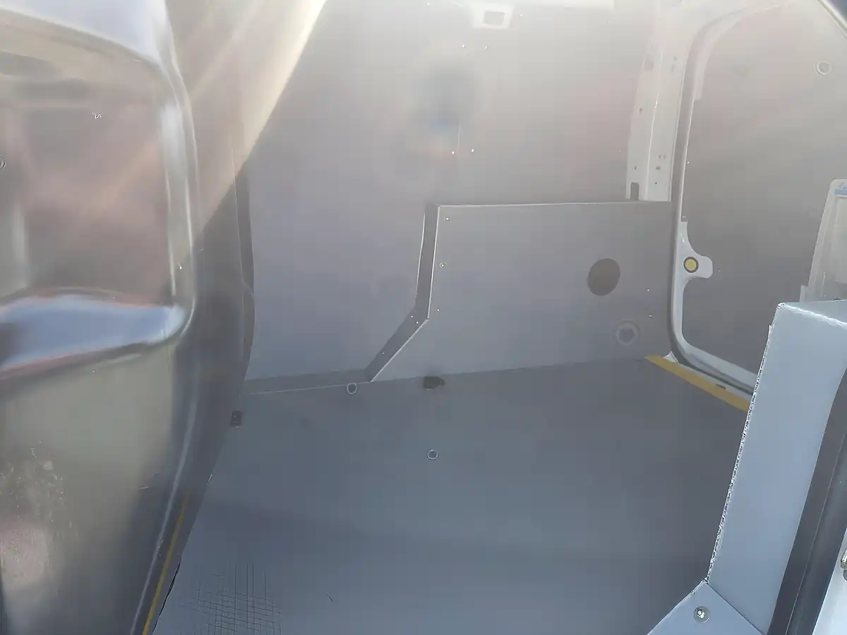 Used 2017 Ford Transit Connect 220 L1 H1 5dr White - Interior and Exterior details 10