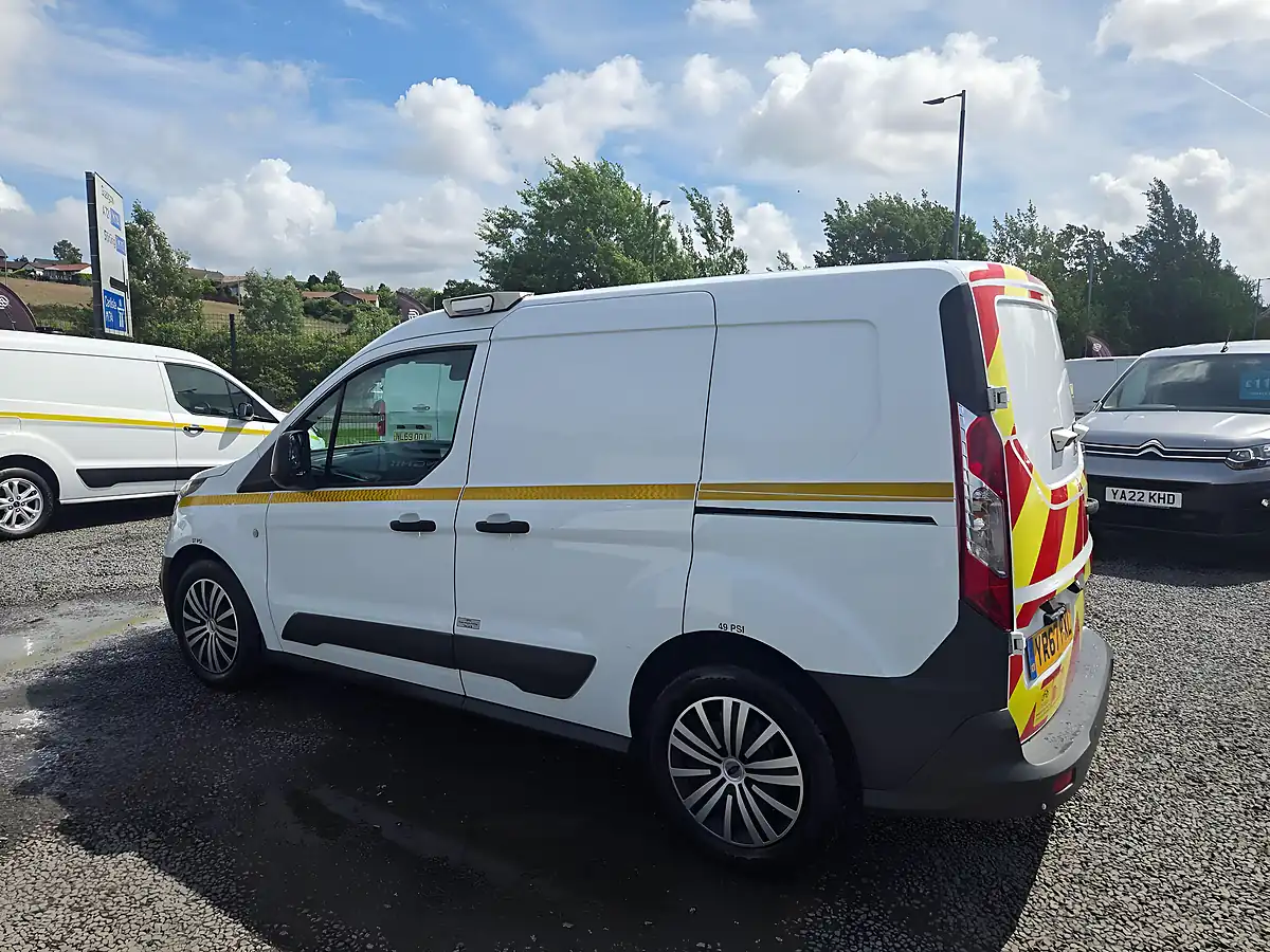 Used 2017 Ford Transit Connect 220 L1 H1 5dr White - Interior and Exterior details 12