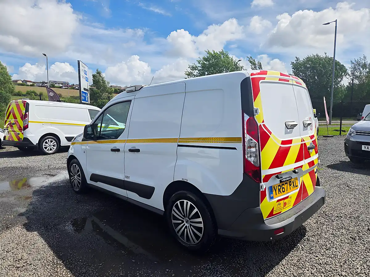Used 2017 Ford Transit Connect 220 L1 H1 5dr White - Interior and Exterior details 13