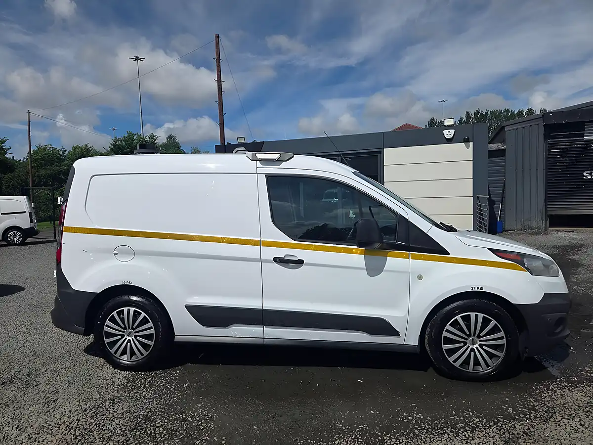 Used 2017 Ford Transit Connect 220 L1 H1 5dr White - Interior and Exterior details 3