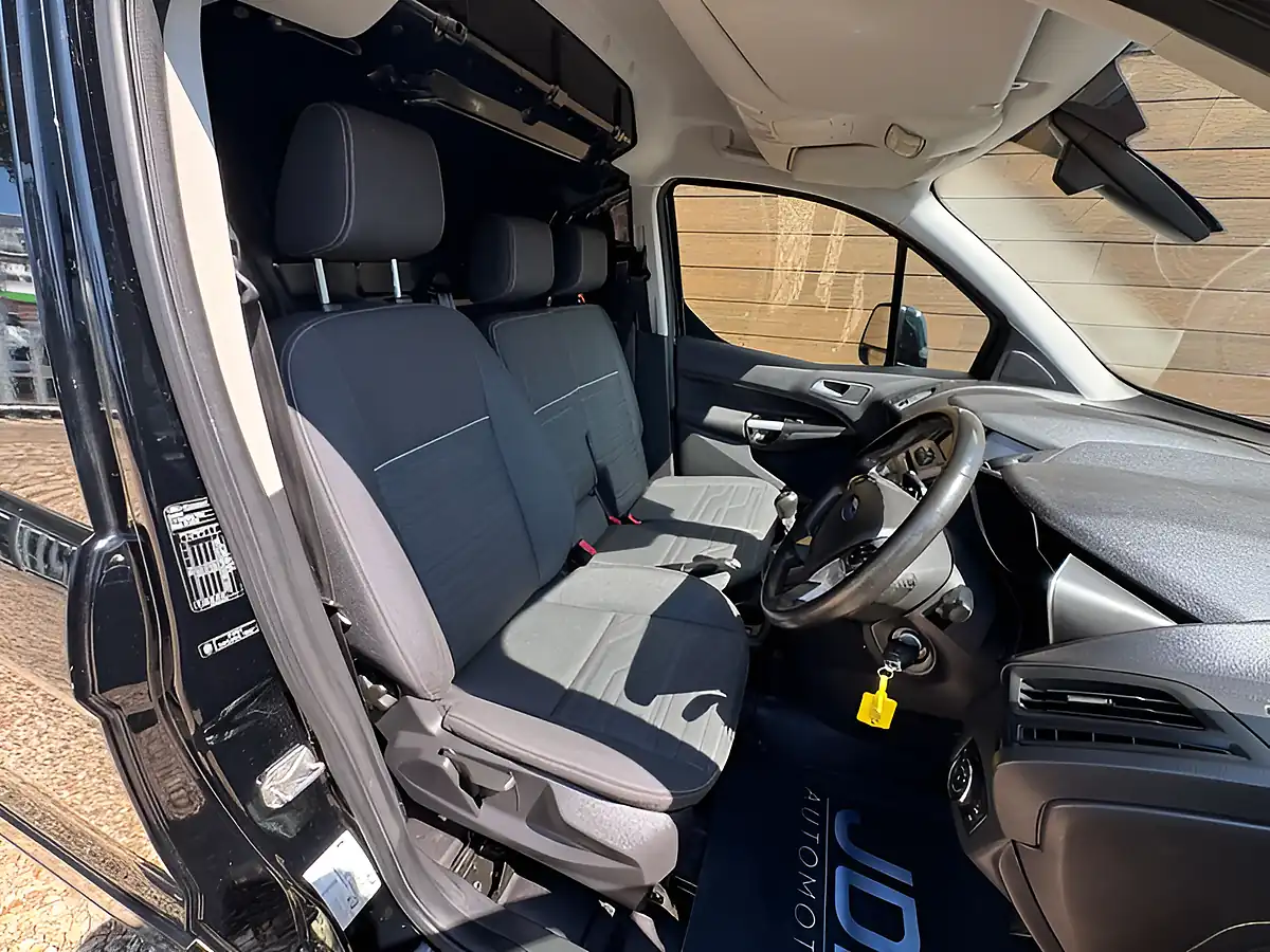 Used 2017 Ford Transit Connect 240 Limited Black - Interior and Exterior details 14