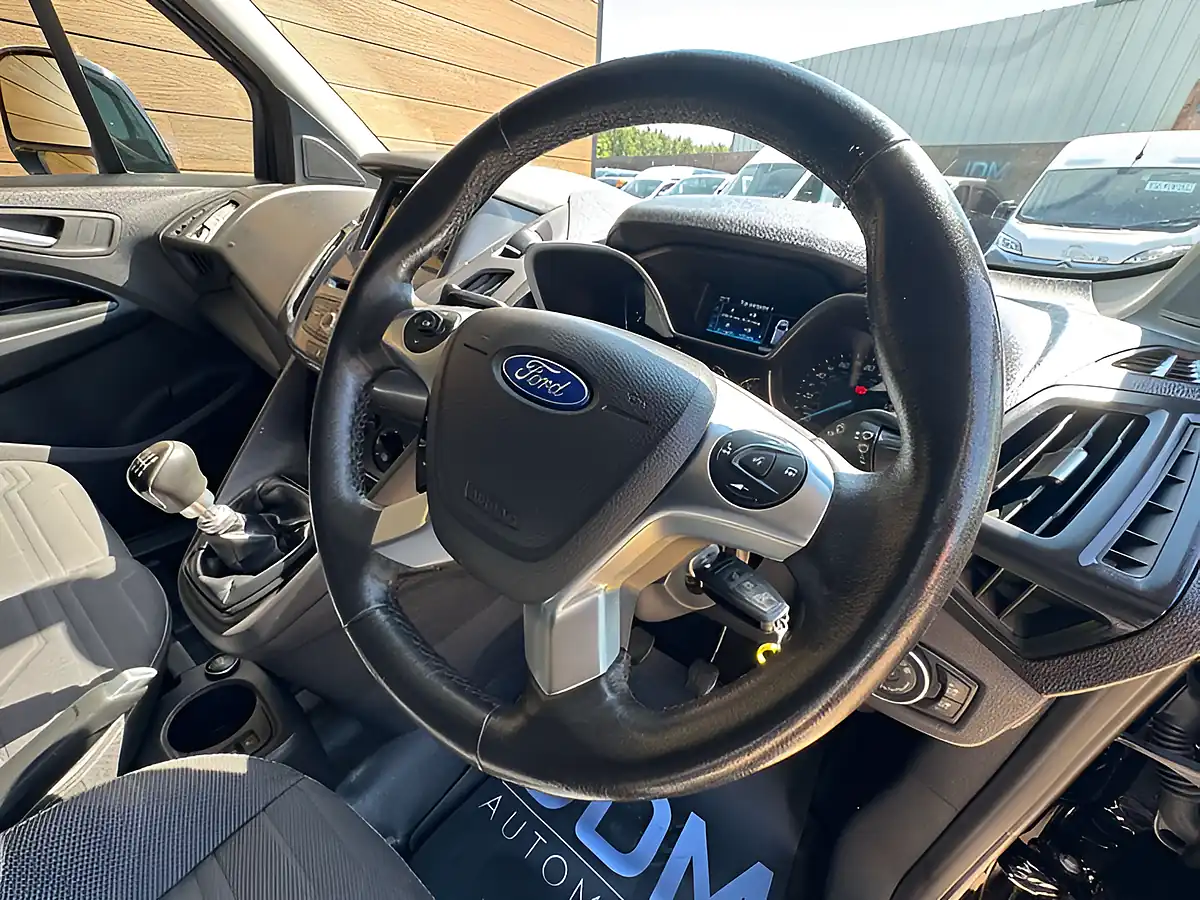 Used 2017 Ford Transit Connect 240 Limited Black - Interior and Exterior details 17